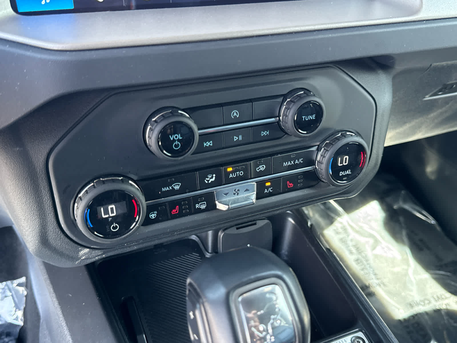 Certified 2025 Ford Bronco Outer Banks AWD/4WD image 32