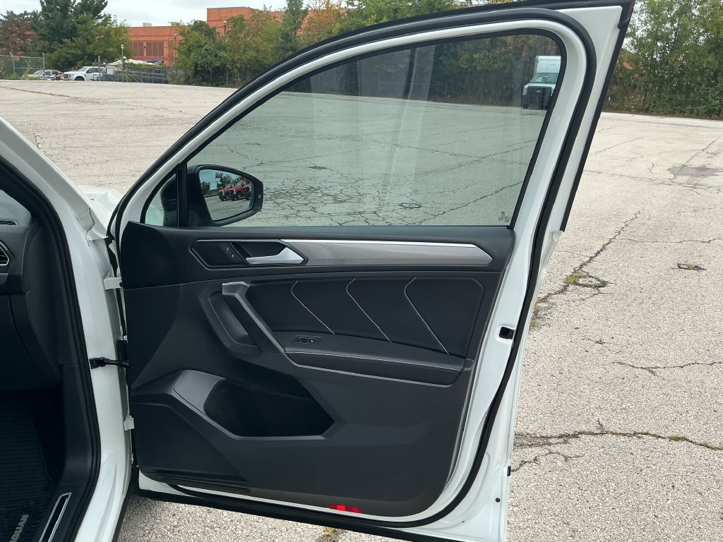 Used 2022 Volkswagen Tiguan SE R-Line AWD/4WD image 22