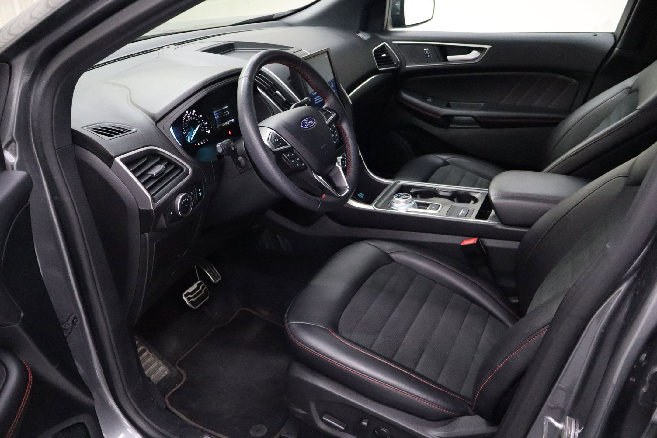 Certified 2024 Ford Edge ST-Line image 24