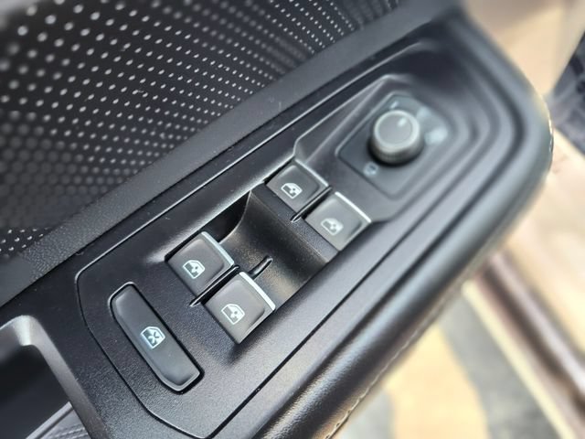 Used 2024 Volkswagen Atlas SEL Premium R-Line AWD/4WD image 19