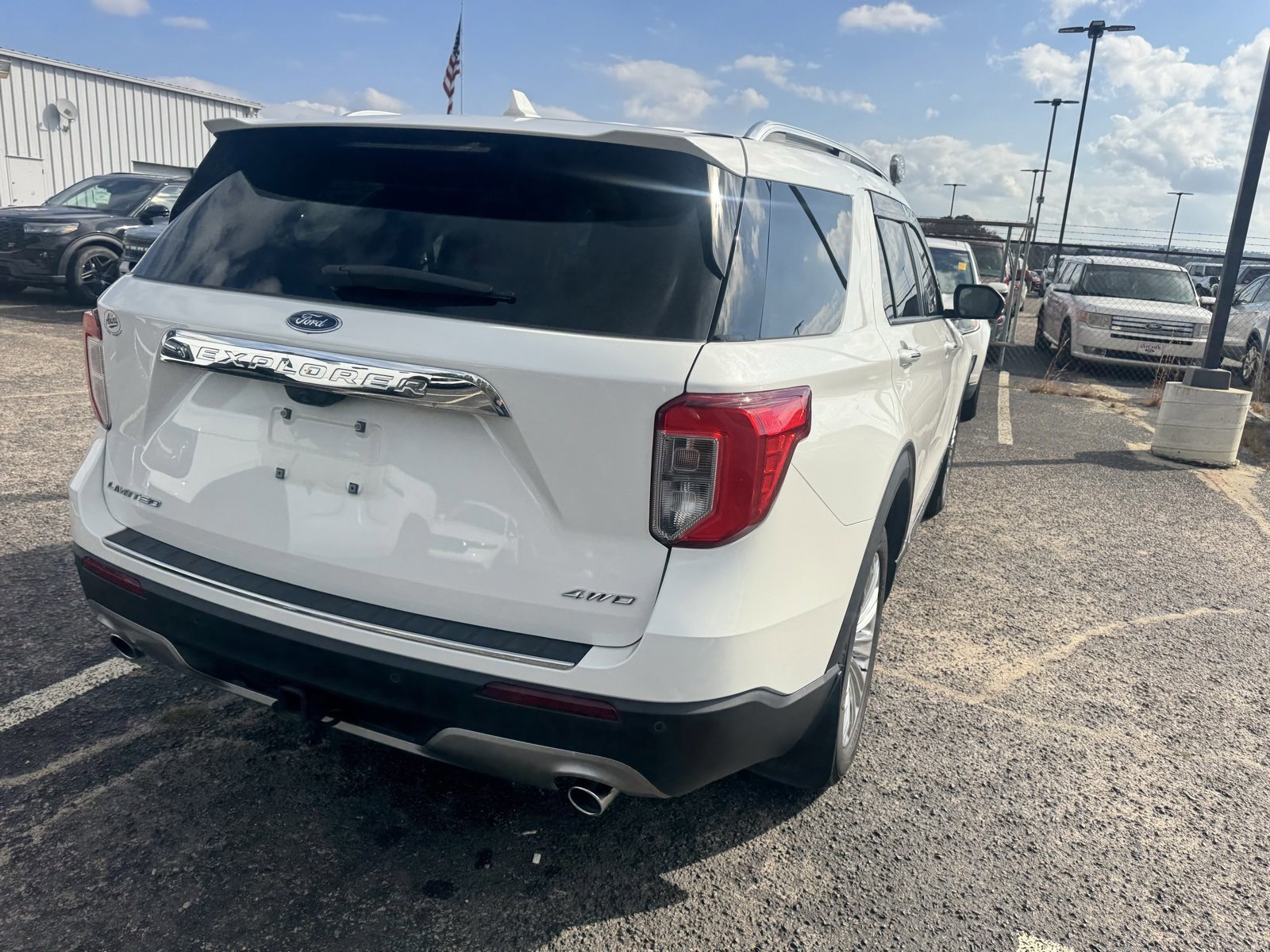 Certified 2023 Ford Explorer Limited w/ Equipment Group 301A image 5