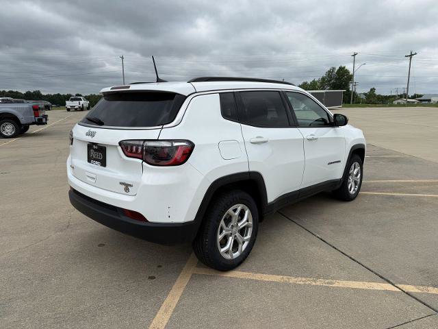 Used 2024 Jeep Compass Latitude AWD/4WD image 9