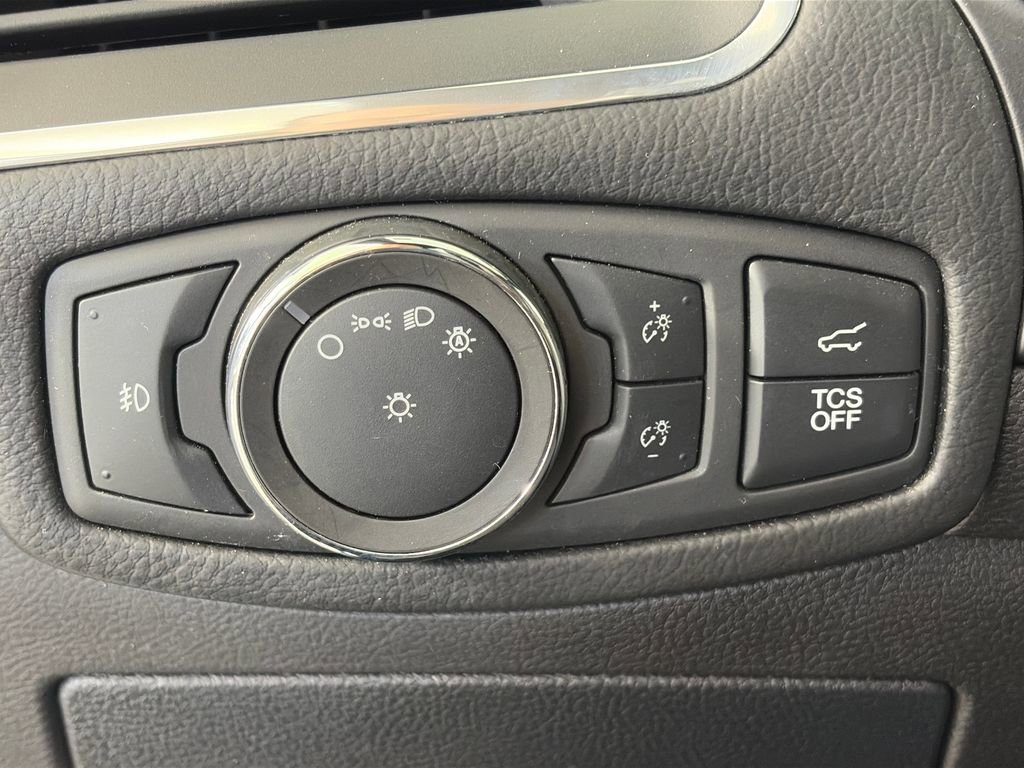 Certified 2020 Ford Edge Titanium w/ Equipment Group 301A image 24