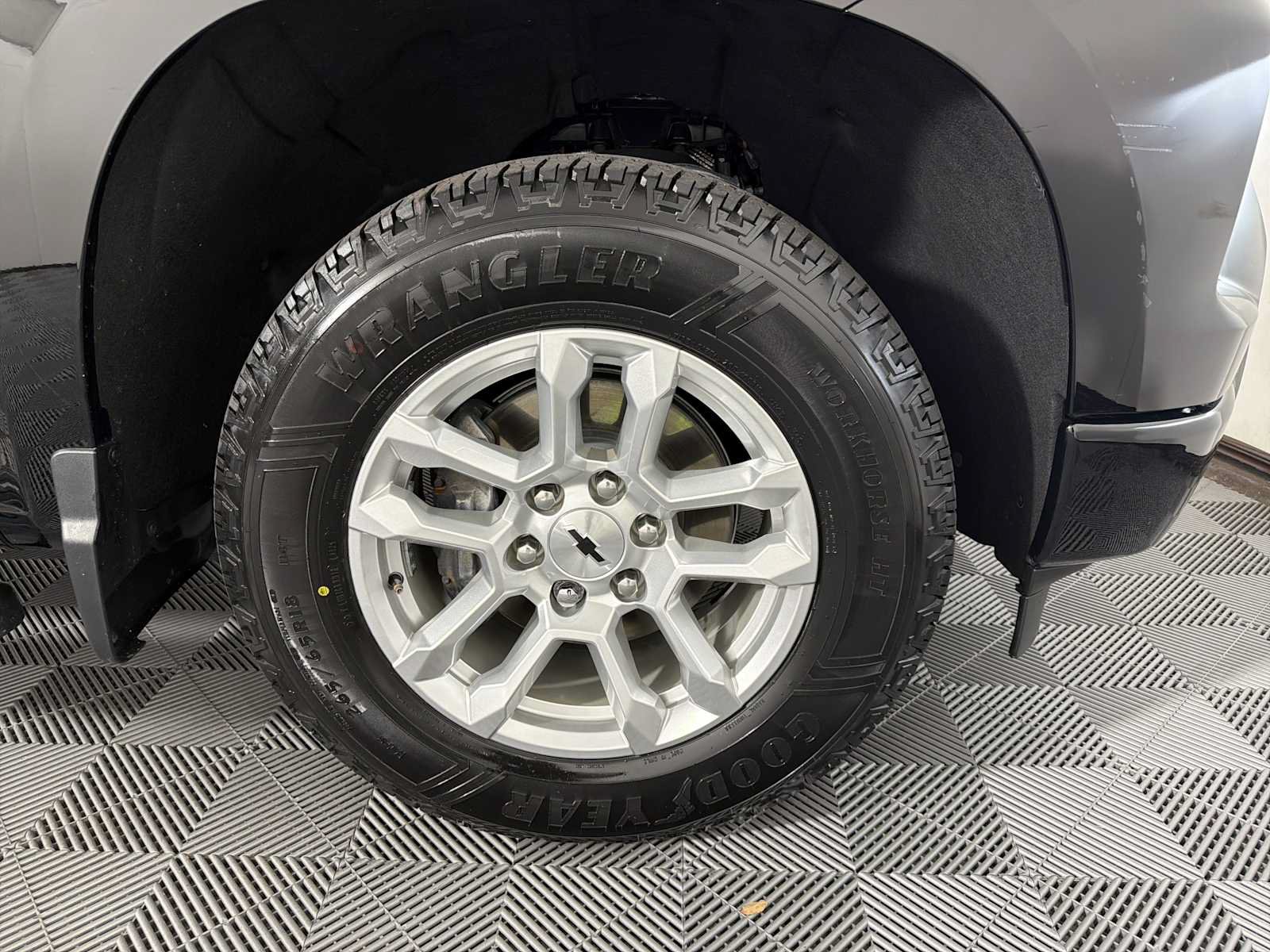 Used 2023 Chevrolet Silverado 1500 RST RWD image 15
