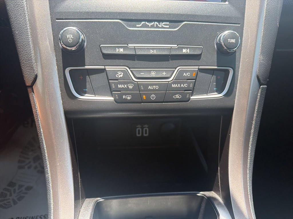 Certified 2020 Ford Fusion SE FWD image 29