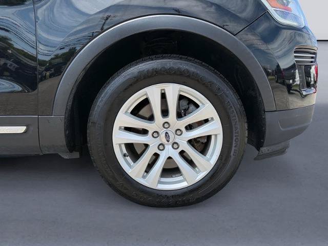 Certified 2018 Ford Explorer XLT AWD/4WD image 9