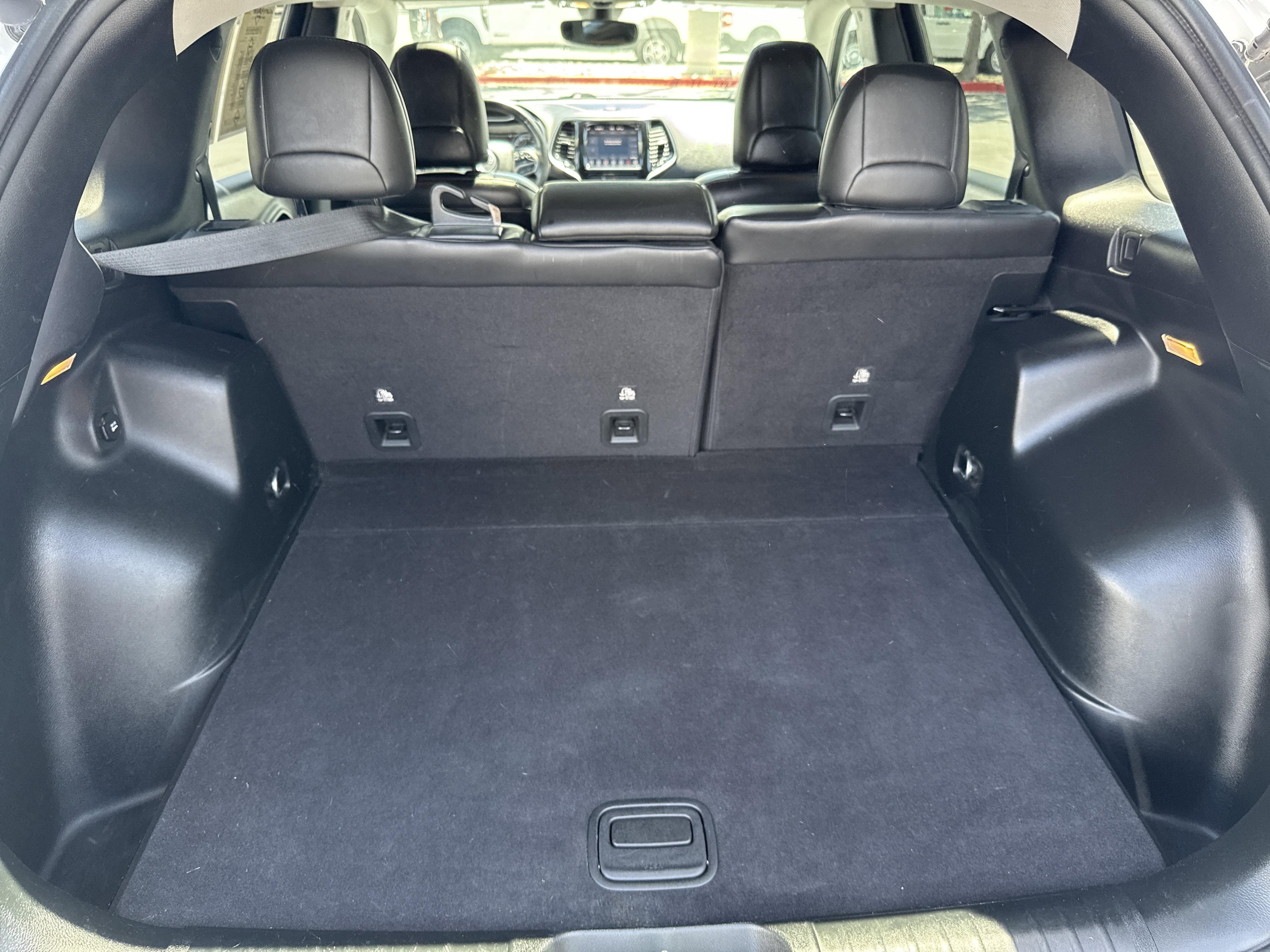 Used 2019 Jeep Cherokee Limited AWD/4WD image 27
