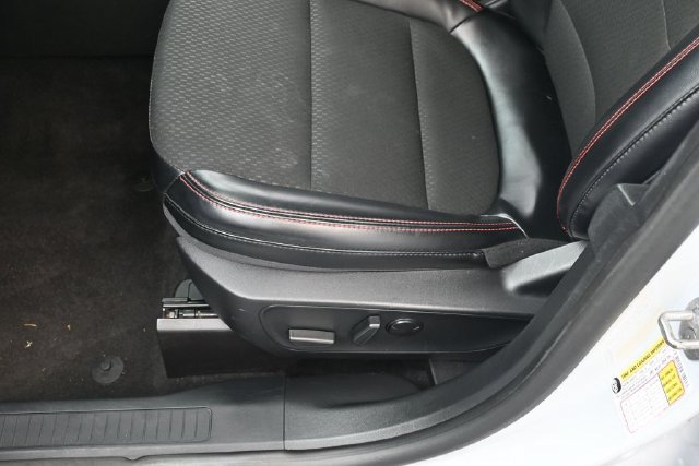 Certified 2025 Ford Escape ST-Line FWD image 13
