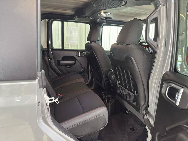 Used 2022 Jeep Gladiator Rubicon w/ Cold Weather Group AWD/4WD image 29