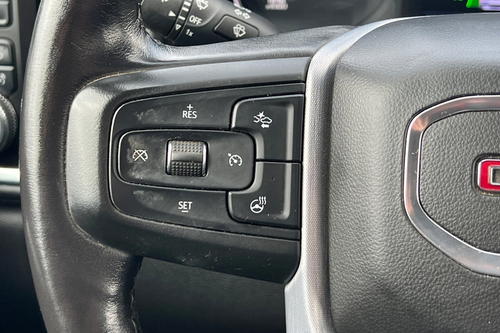 Used 2021 GMC Sierra 2500 SLT w/ SLT Preferred Package image 27