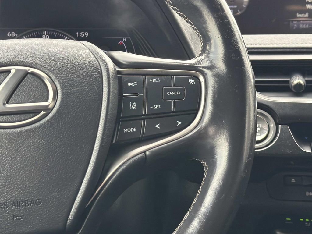 Used 2019 Lexus UX 200 w/ Premium Package FWD image 13