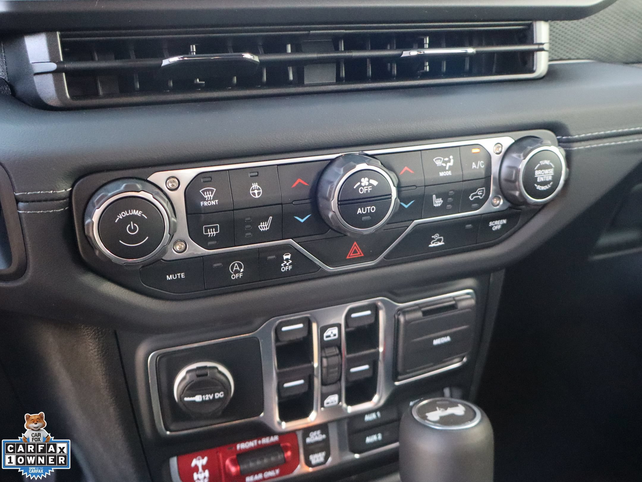 Used 2024 Jeep Wrangler Unlimited Rubicon w/ Convenience Group AWD/4WD image 22