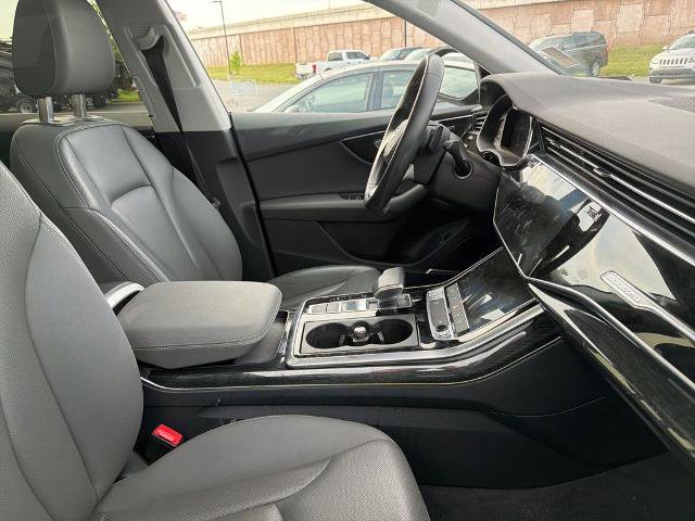 Used 2020 Audi Q8 Premium Plus AWD/4WD image 18