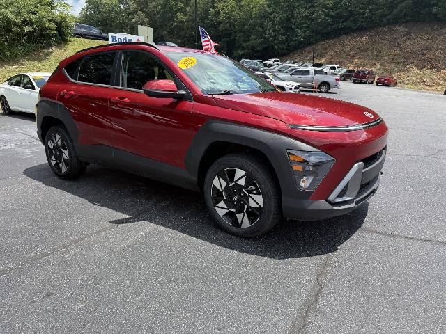 Used 2025 Hyundai Kona SEL AWD/4WD image 3