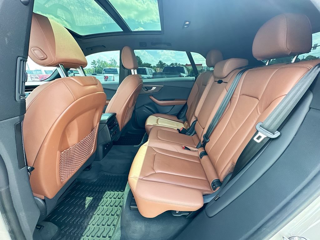 Used 2022 Audi Q8 Premium w/ Convenience Package AWD/4WD image 17