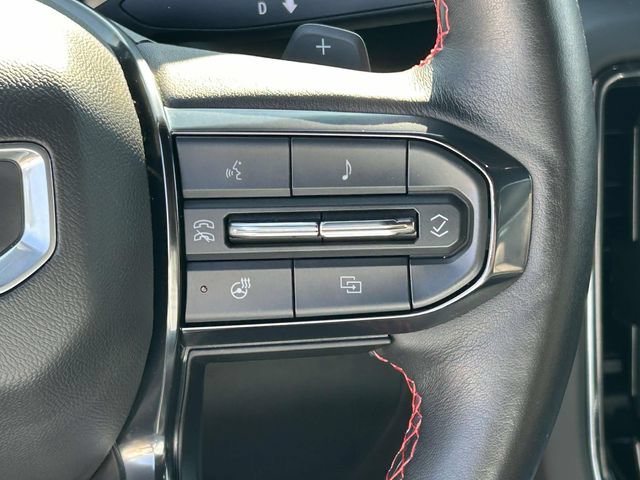 Used 2025 GMC Yukon AT4 Ultimate AWD/4WD image 24