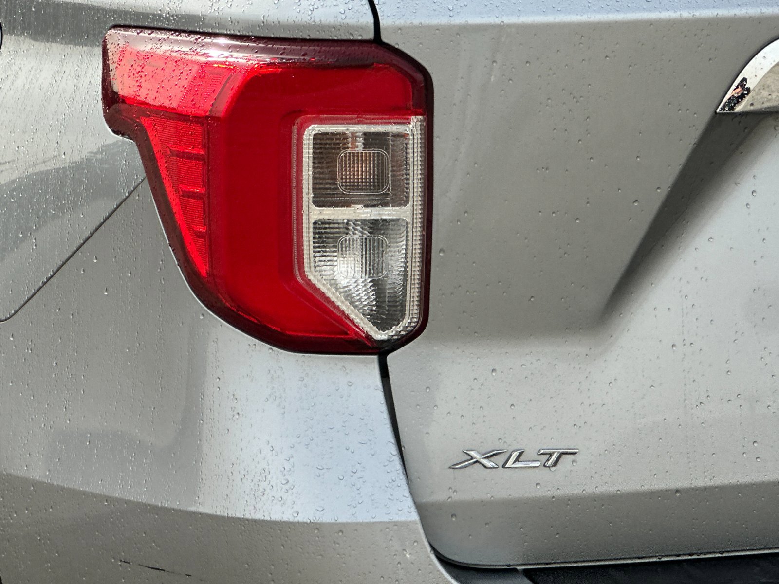 Certified 2022 Ford Explorer XLT image 27