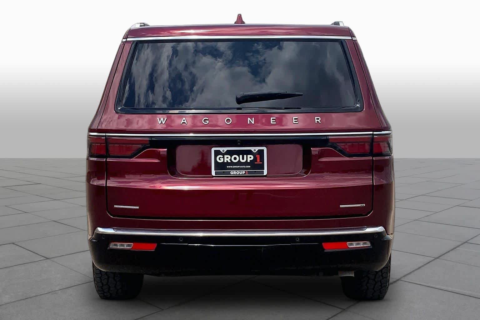 Used 2022 Jeep Wagoneer Series I AWD/4WD image 4