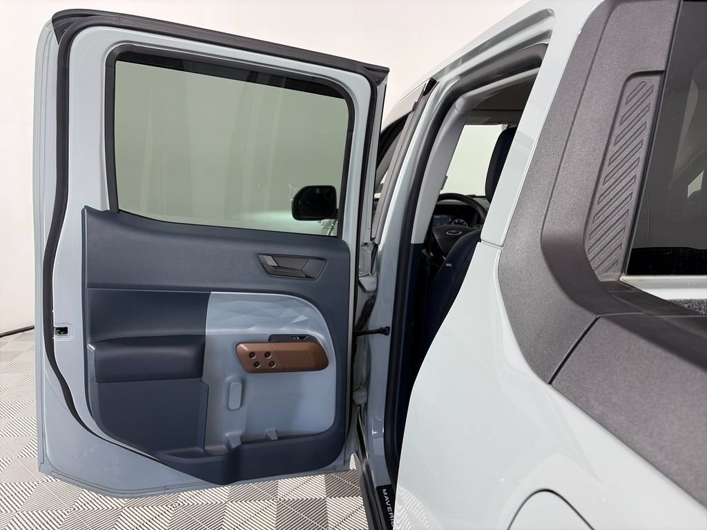 Certified 2024 Ford Maverick Lariat FWD image 12