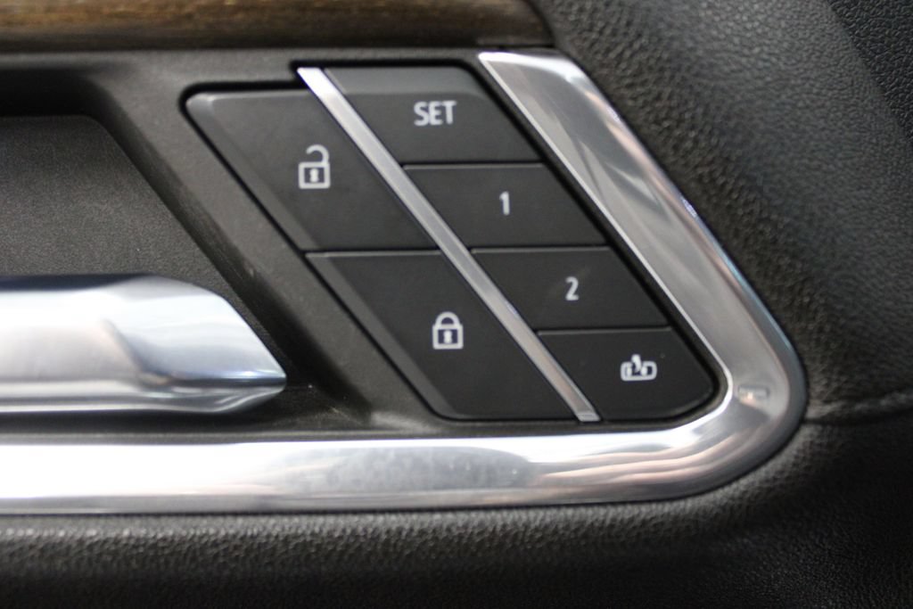 Used 2024 Chevrolet Silverado 3500 High Country w/ High Country Premium Package AWD/4WD image 16
