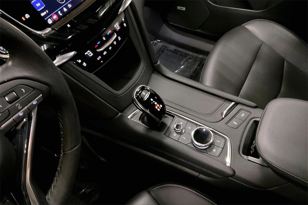 Used 2024 Cadillac XT6 Premium Luxury image 16