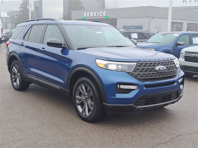 Certified 2022 Ford Explorer XLT w/ Equipment Group 202A image 7