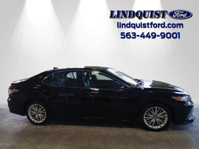 Used 2020 Toyota Camry XLE image 6