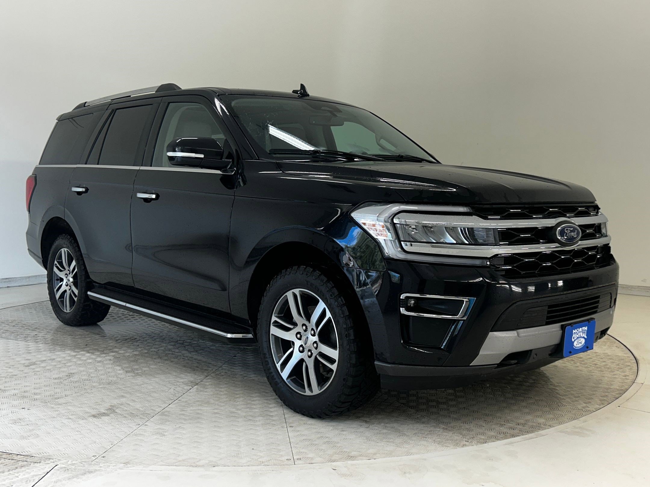 Certified 2023 Ford Expedition Limited image 5