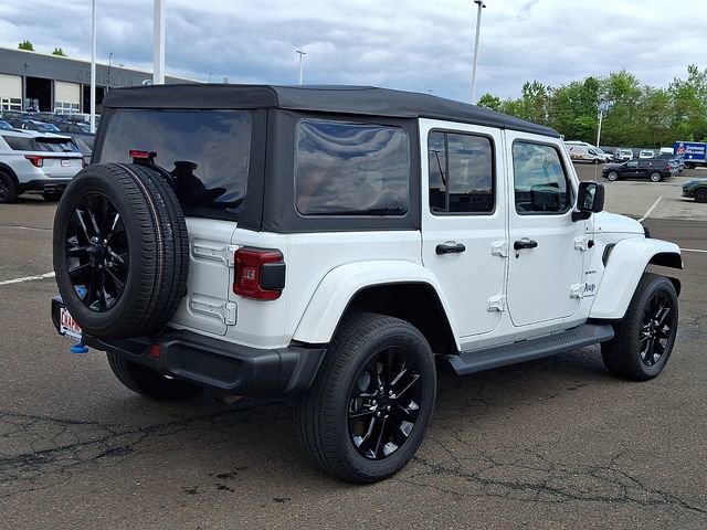 Used 2023 Jeep Wrangler Unlimited Sahara w/ Cold Weather Group AWD/4WD image 6