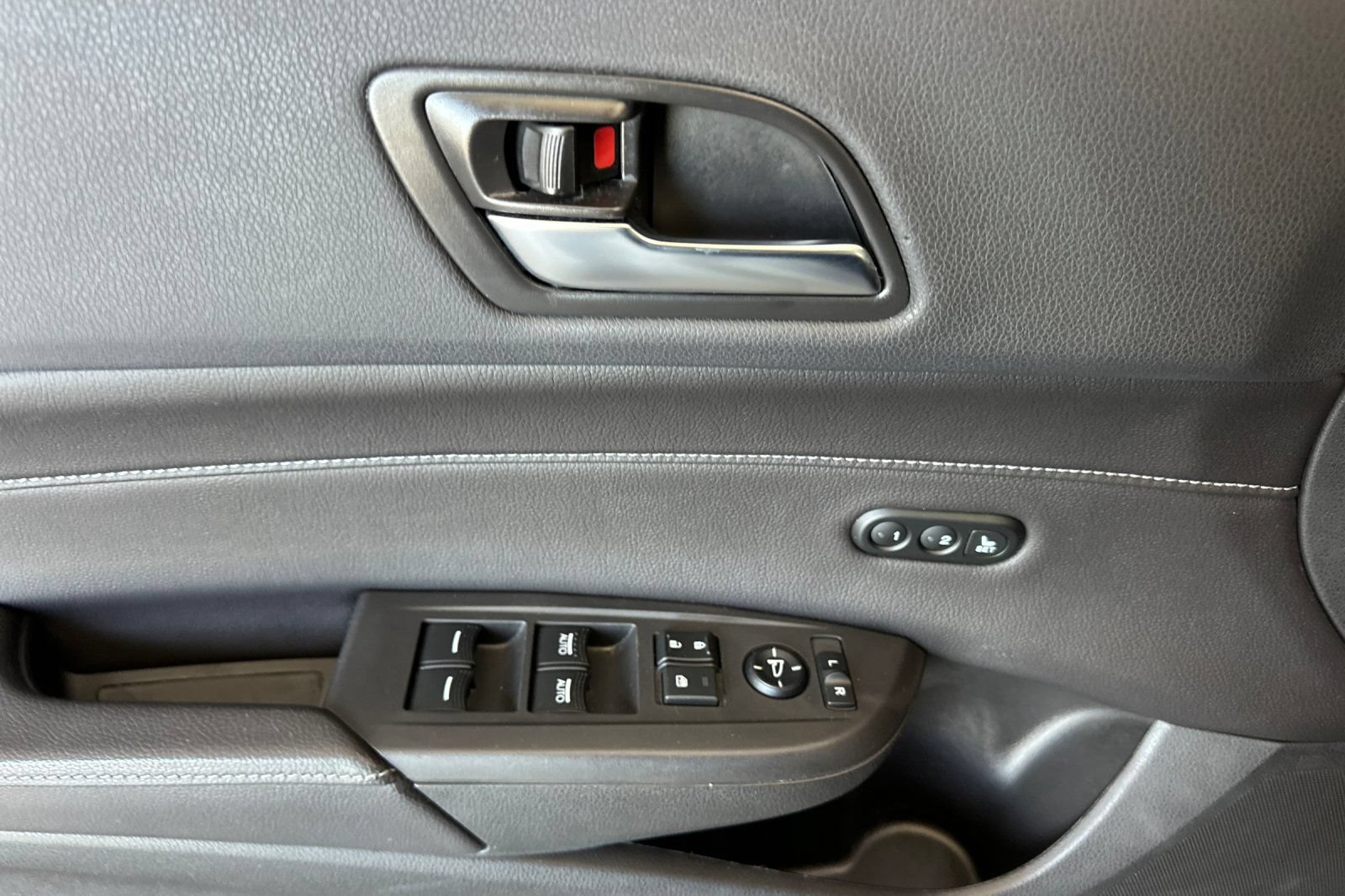 Used 2020 Acura ILX FWD image 10