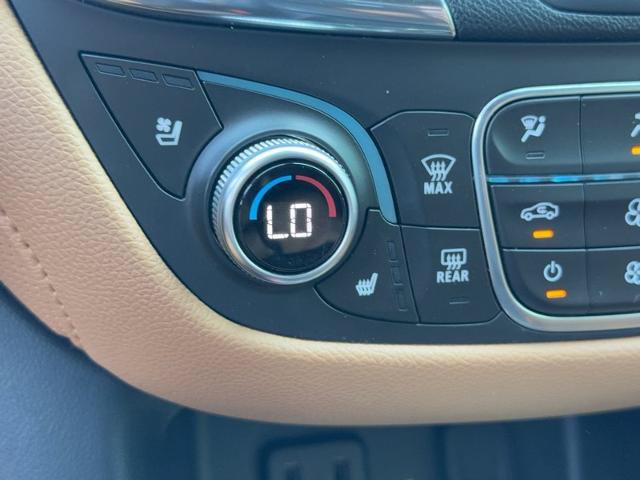 Used 2018 Chevrolet Equinox Premier w/ Infotainment II Package AWD/4WD image 24