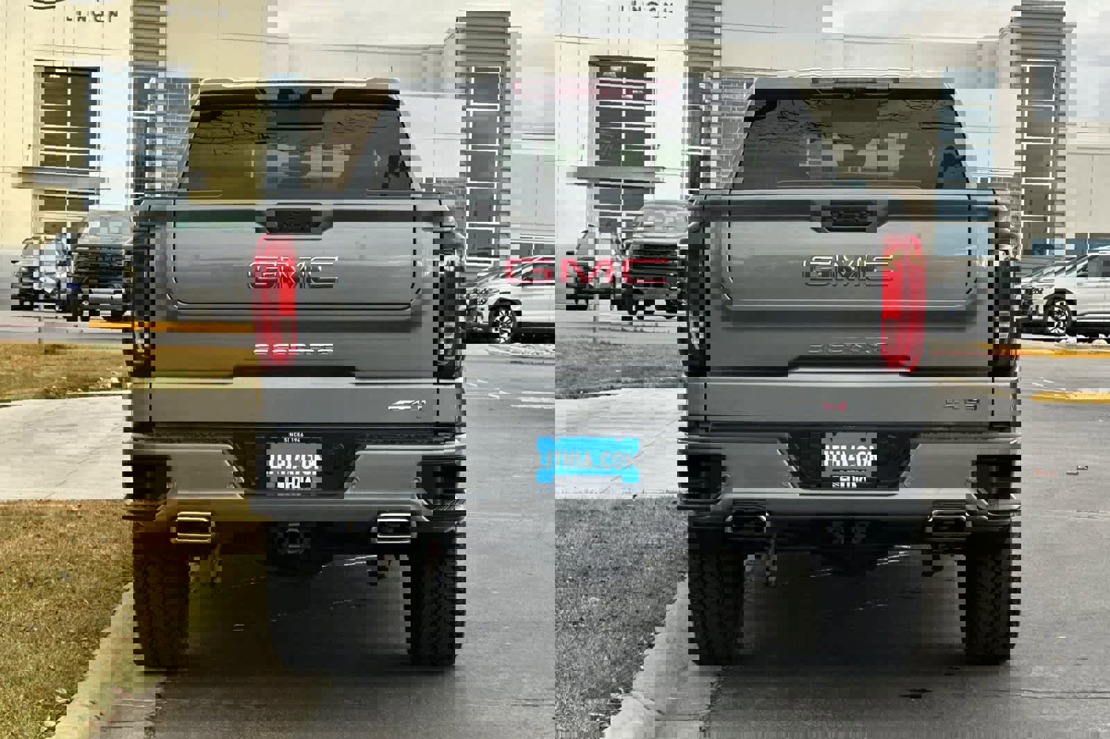 Used 2021 GMC Sierra 1500 AT4 w/ AT4 Value Package image 4