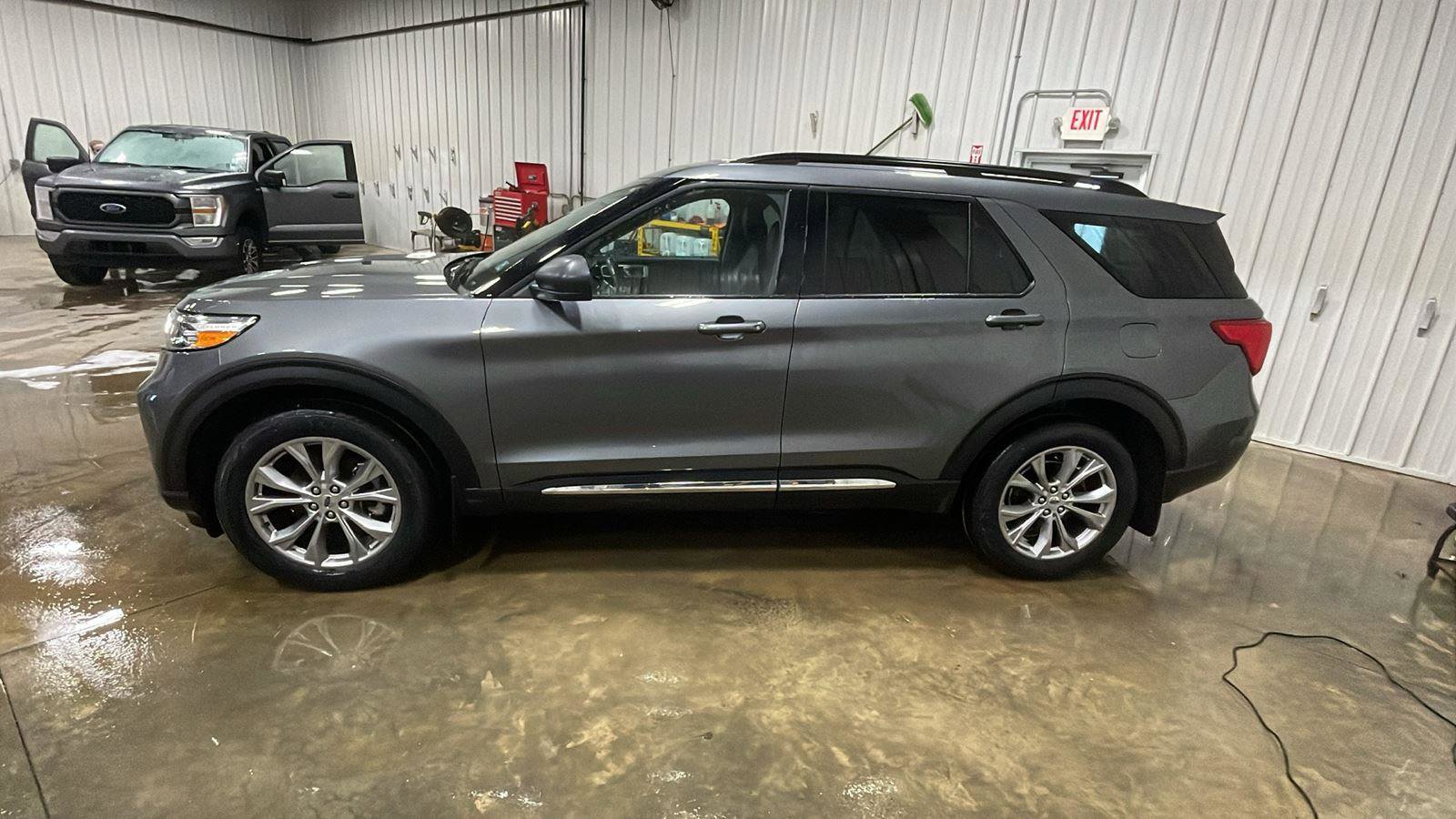 Certified 2023 Ford Explorer XLT w/ Equipment Group 202A image 7