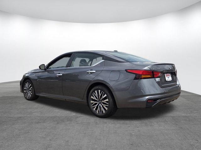 Used 2025 Nissan Altima 2.5 SV FWD image 5