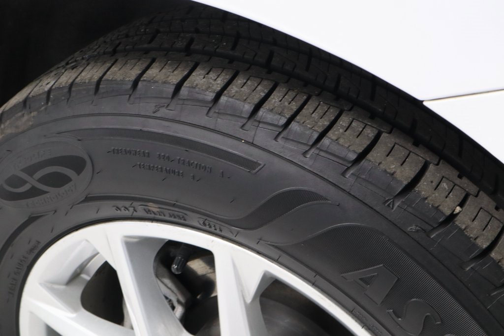 Used 2022 Chevrolet Equinox LT w/ Driver Convenience Package image 21