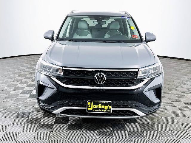 Used 2023 Volkswagen Taos SE AWD/4WD image 2