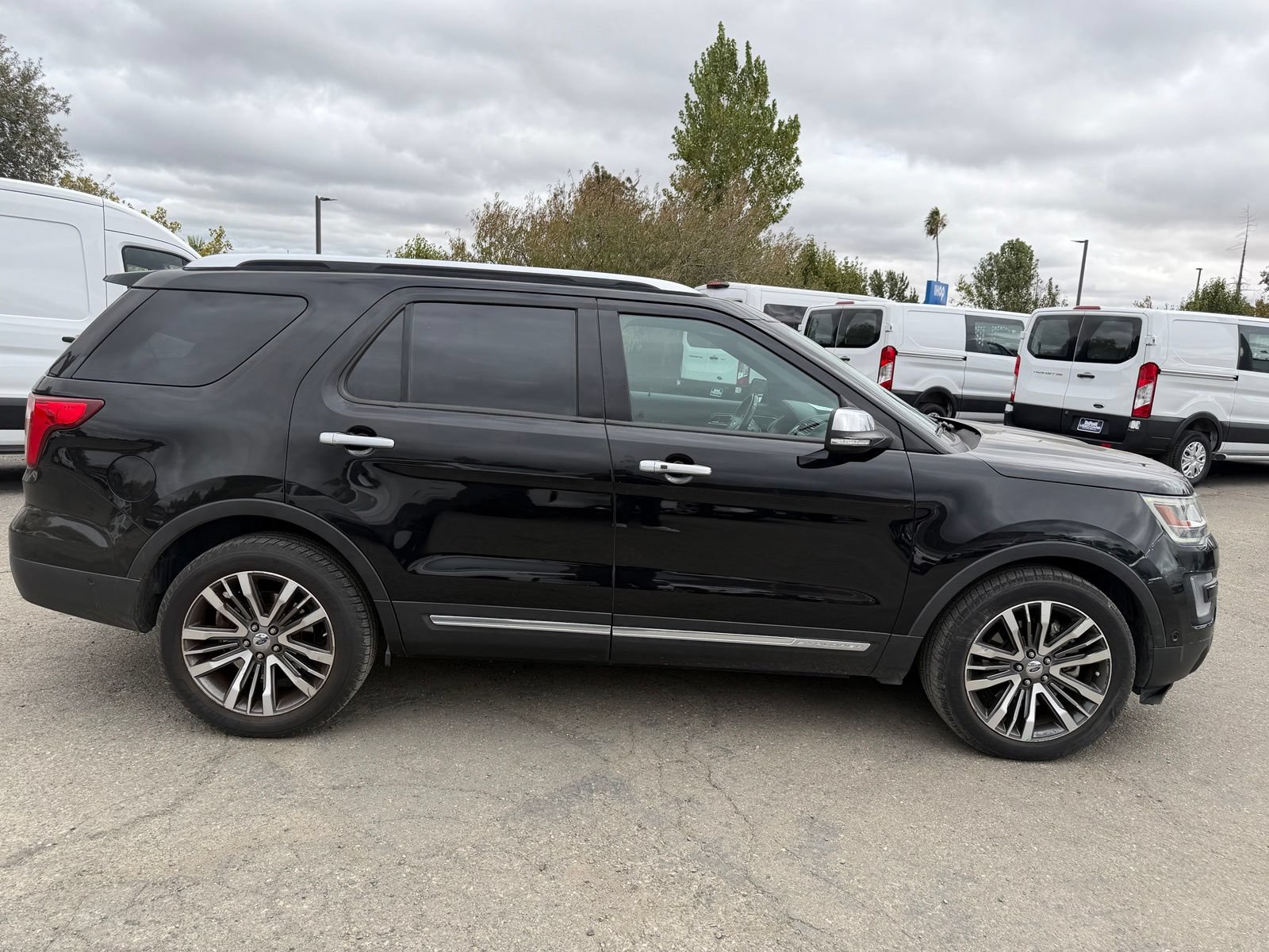 Certified 2017 Ford Explorer Platinum AWD/4WD image 6