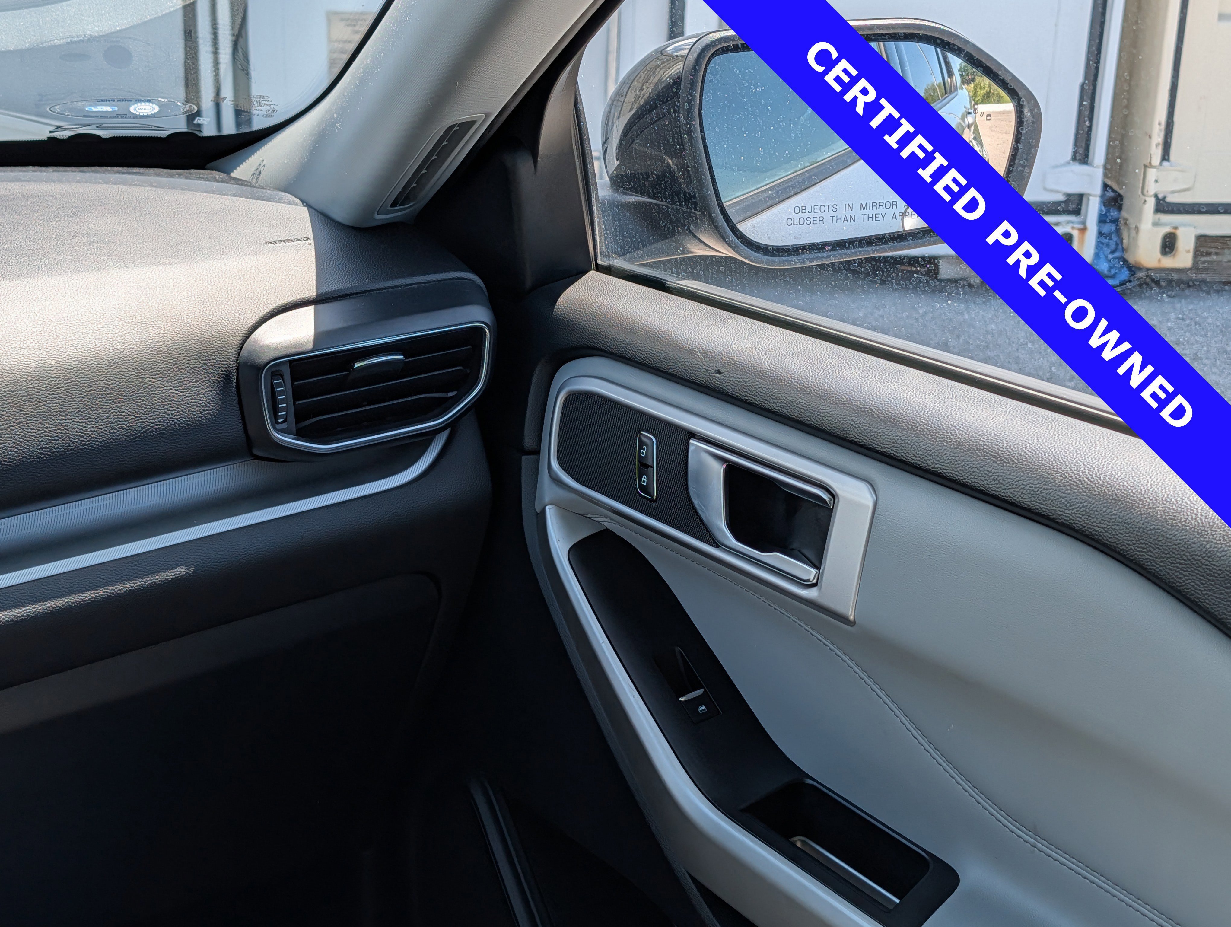 Certified 2022 Ford Explorer XLT w/ Equipment Group 202A AWD/4WD image 18