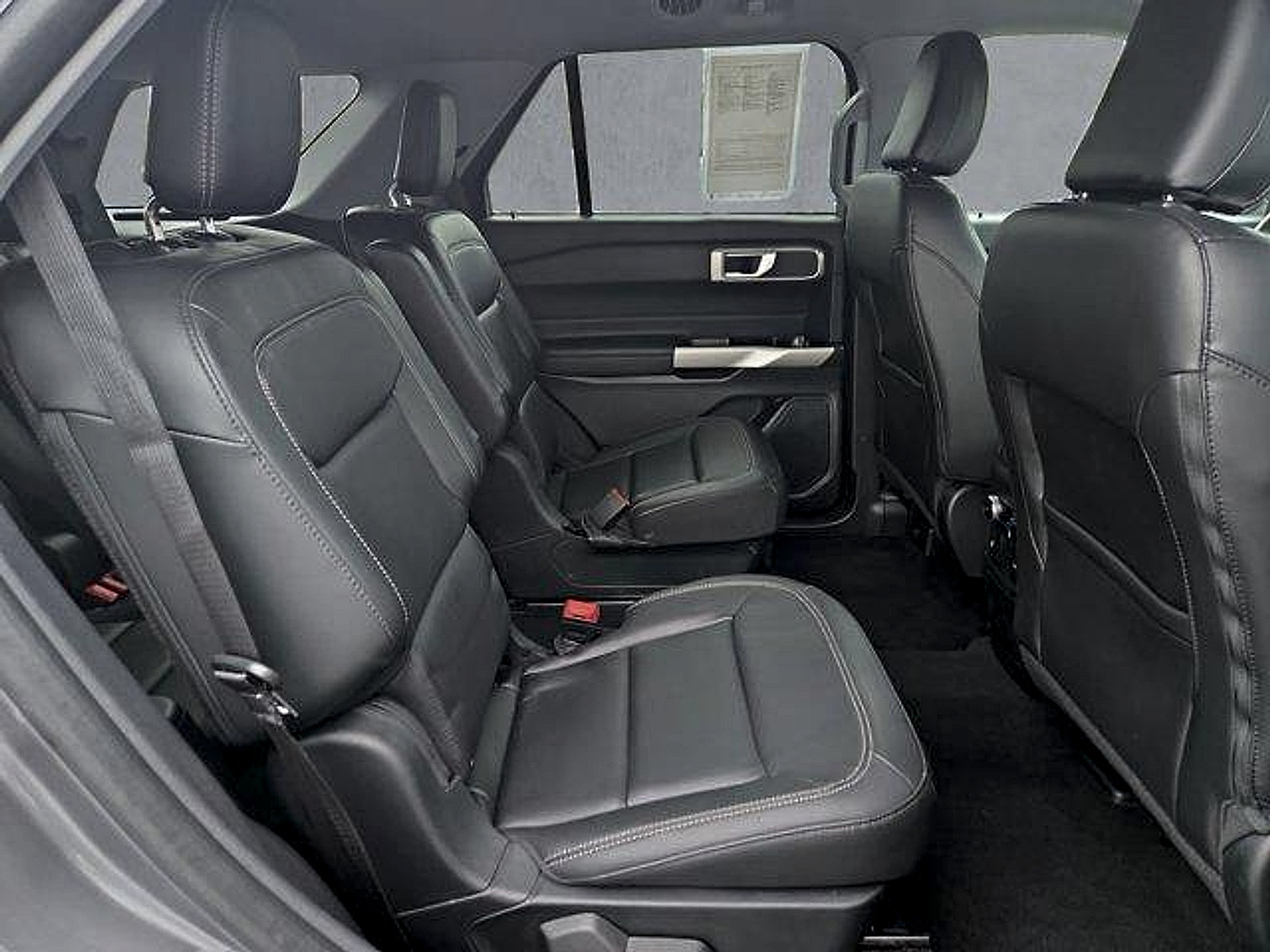 Certified 2023 Ford Explorer XLT w/ Equipment Group 202A AWD/4WD image 24