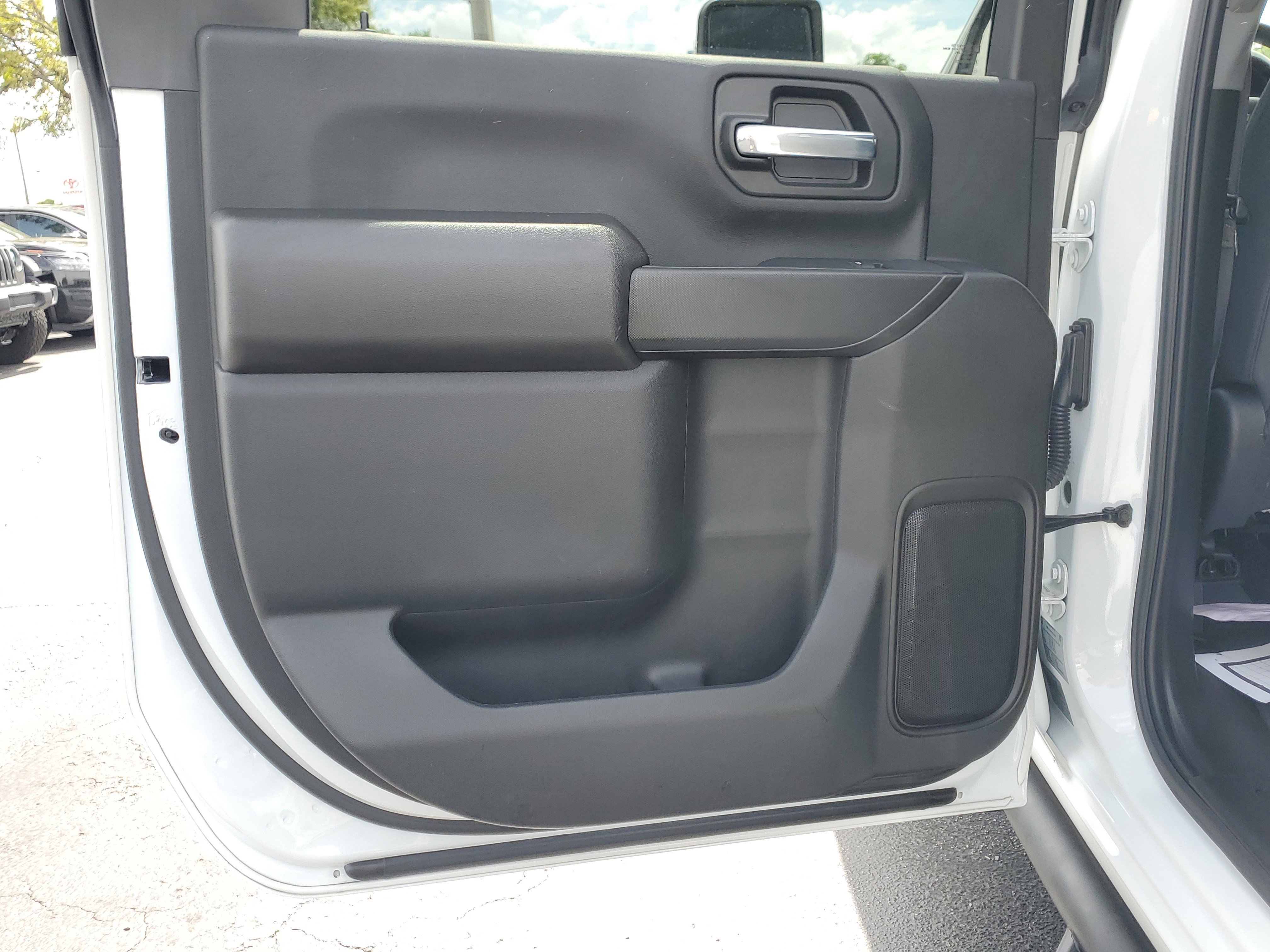 Used 2024 Chevrolet Silverado 2500 Custom w/ Custom Value Package image 11