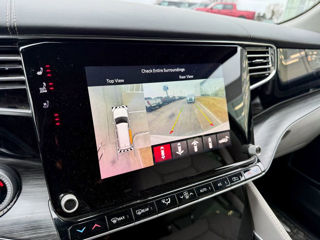 Used 2023 Jeep Wagoneer L Series III w/ Premium Group I image 25