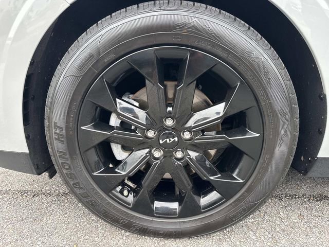 Used 2022 Kia Carnival SX FWD image 9