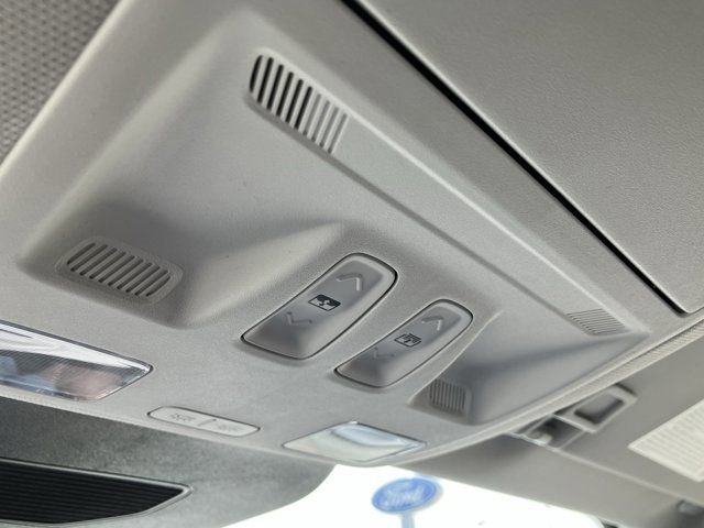 Certified 2025 Ford Escape SE w/ PHEV Premium Package FWD image 32