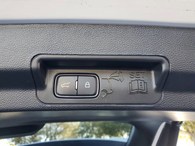 Certified 2020 Ford Explorer XLT w/ Equipment Group 202A image 9