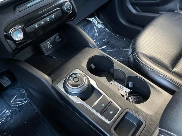 Certified 2025 Ford Escape Platinum AWD/4WD image 13
