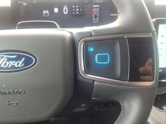 Certified 2025 Ford Expedition Active image 21