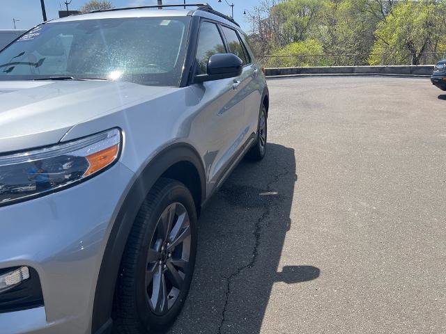 Certified 2022 Ford Explorer XLT w/ Equipment Group 202A image 2