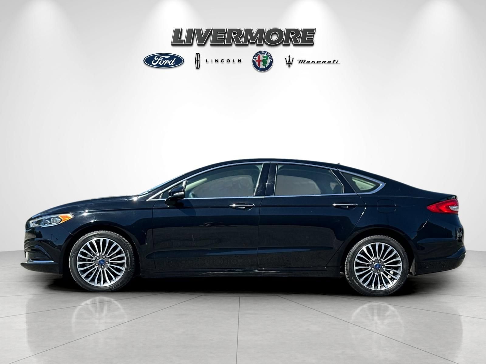 Certified 2018 Ford Fusion SE w/ Fusion SE Technology Package FWD image 6