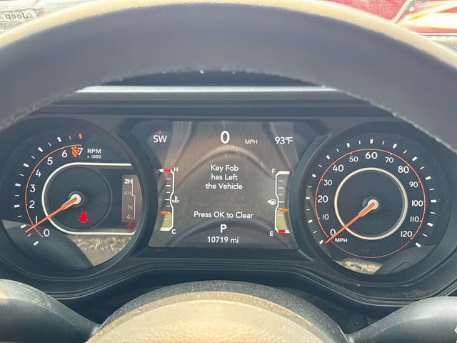 Used 2025 Jeep Gladiator Mojave w/ Safety Group AWD/4WD image 4