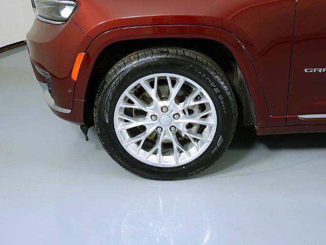 Used 2021 Jeep Grand Cherokee L Summit w/ Luxury Tech Group V AWD/4WD image 9